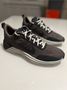 Nike Lunar Roam Men’s Athletic Sneakers - Gray & Black with White Laces